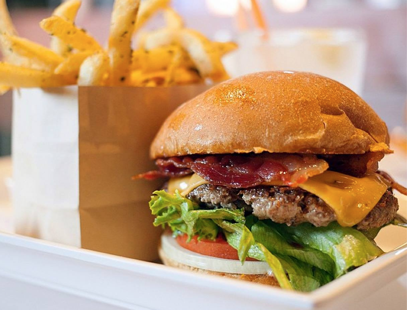 Now Open: Burger Lounge at Los Olivos Marketplace