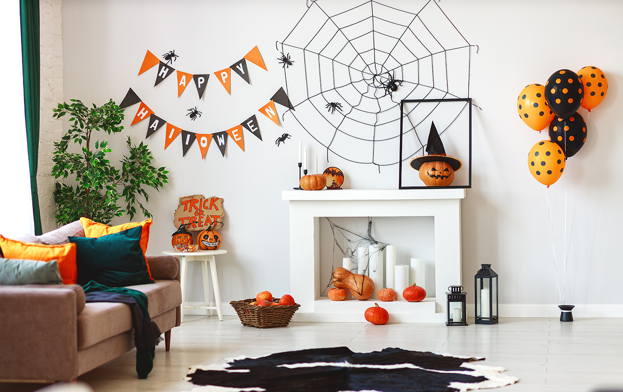 Interior,Of,The,House,Decorated,For,Halloween,Pumpkins,,Webs,And